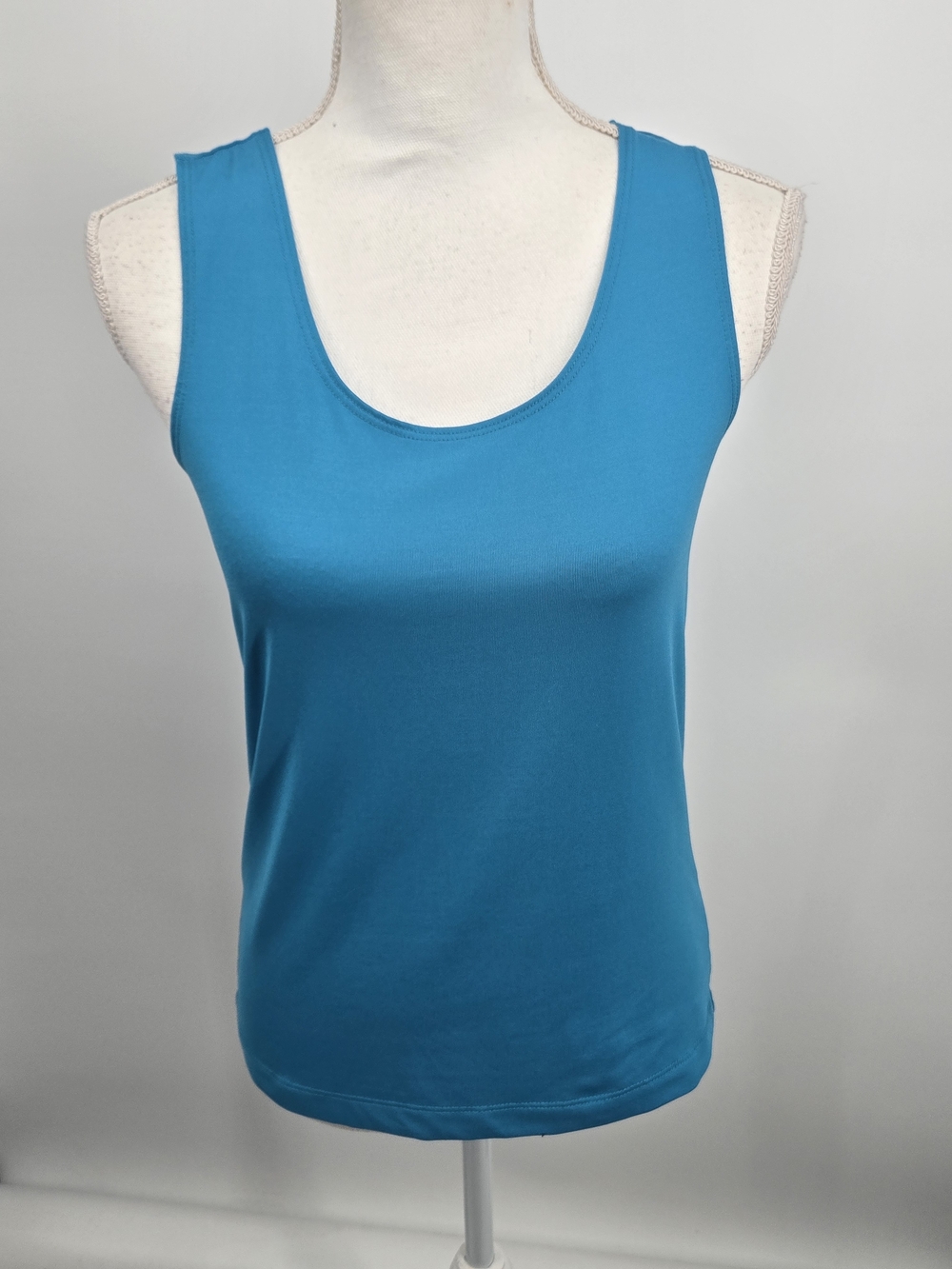Chico's Bright Turquoise Scoop Neck Tank Size Small (8727)